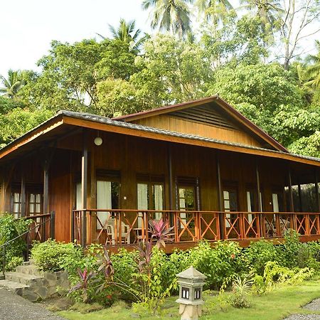 Kungkungan Bay Resort Bitung Екстериор снимка