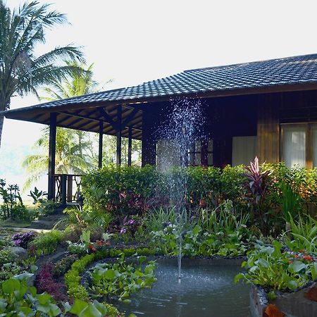 Kungkungan Bay Resort Bitung Екстериор снимка