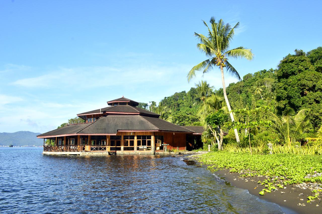 Kungkungan Bay Resort Bitung Екстериор снимка