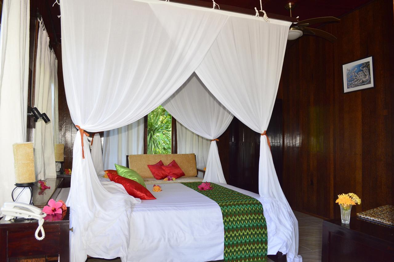 Kungkungan Bay Resort Bitung Екстериор снимка