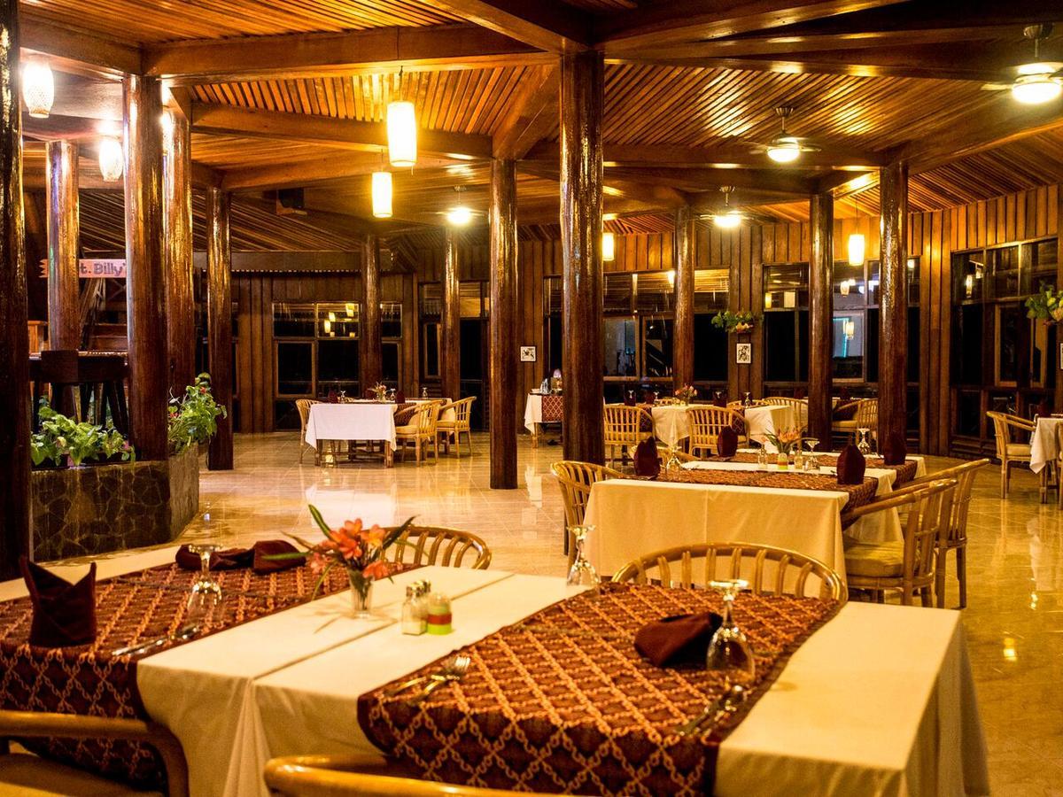 Kungkungan Bay Resort Bitung Екстериор снимка