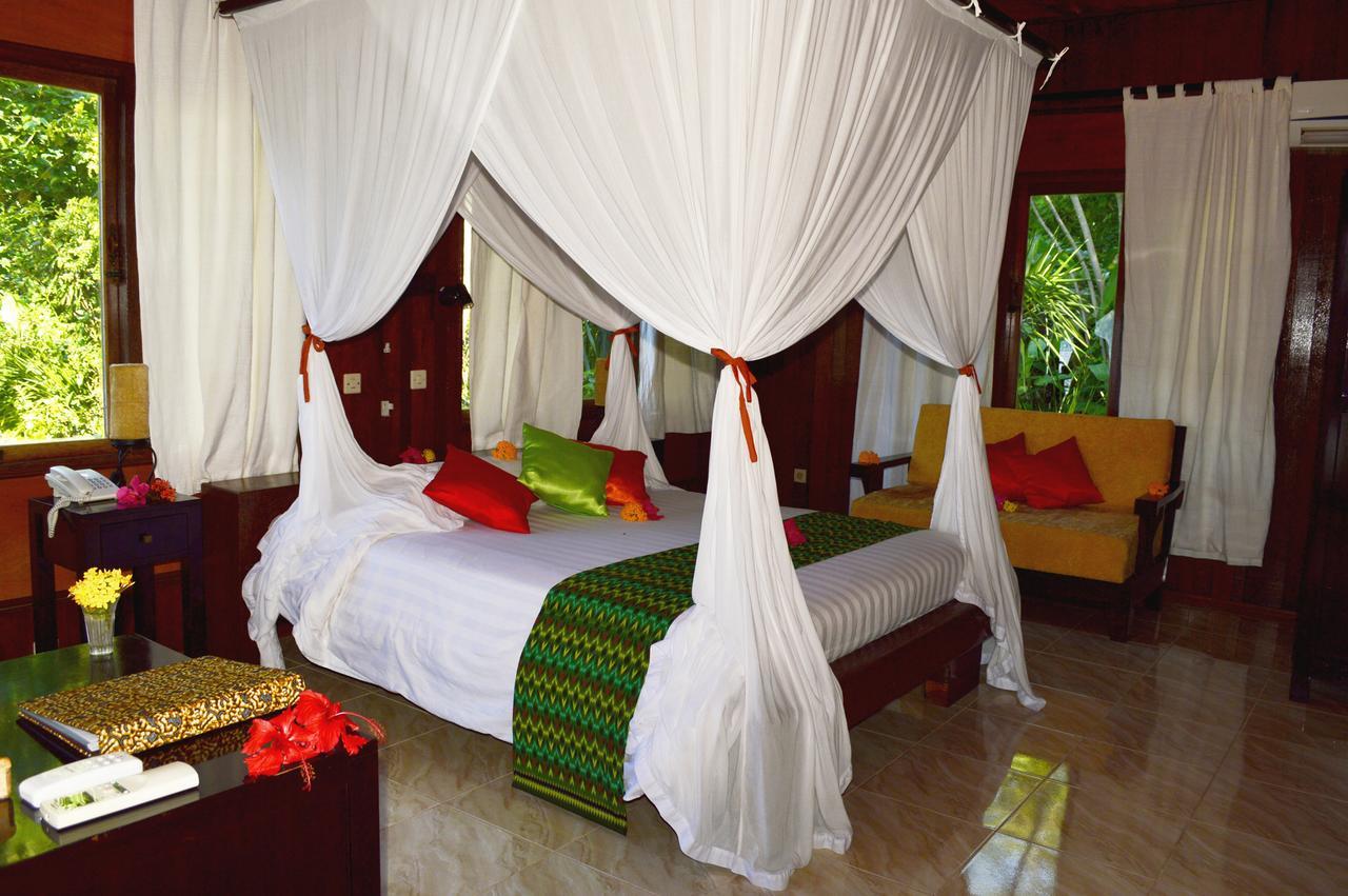 Kungkungan Bay Resort Bitung Екстериор снимка