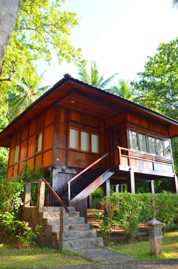 Kungkungan Bay Resort Bitung Екстериор снимка