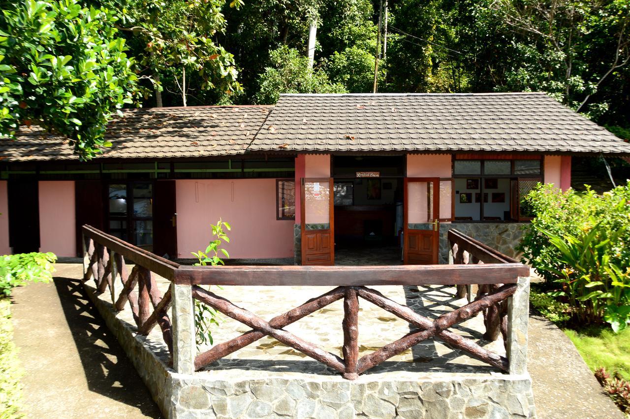 Kungkungan Bay Resort Bitung Екстериор снимка